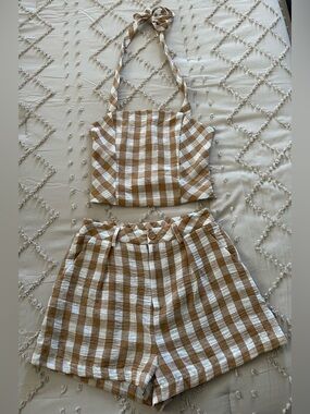 Kirious Los Angeles Gingham Crop Top & Shorts Set Tan and White-Size Small-NWT
